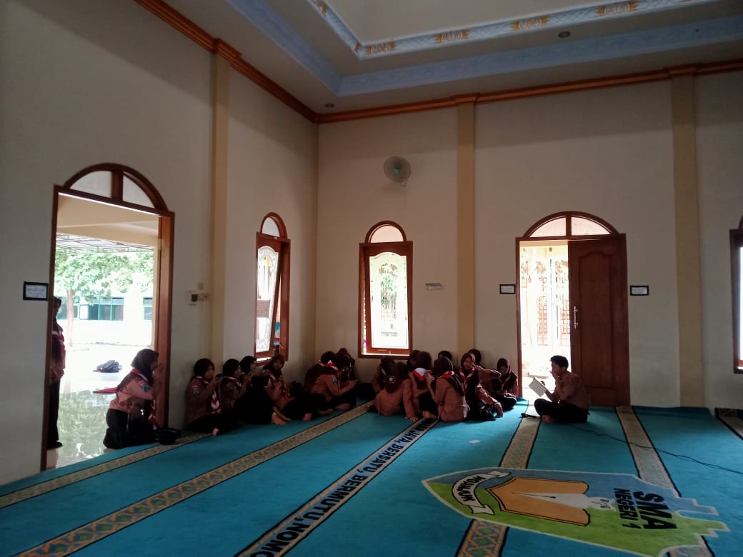 KEGIATAN PENINGKATAN KARAKTER RELIGIUS SISWA MELALUI TADARUS AL-QURAN