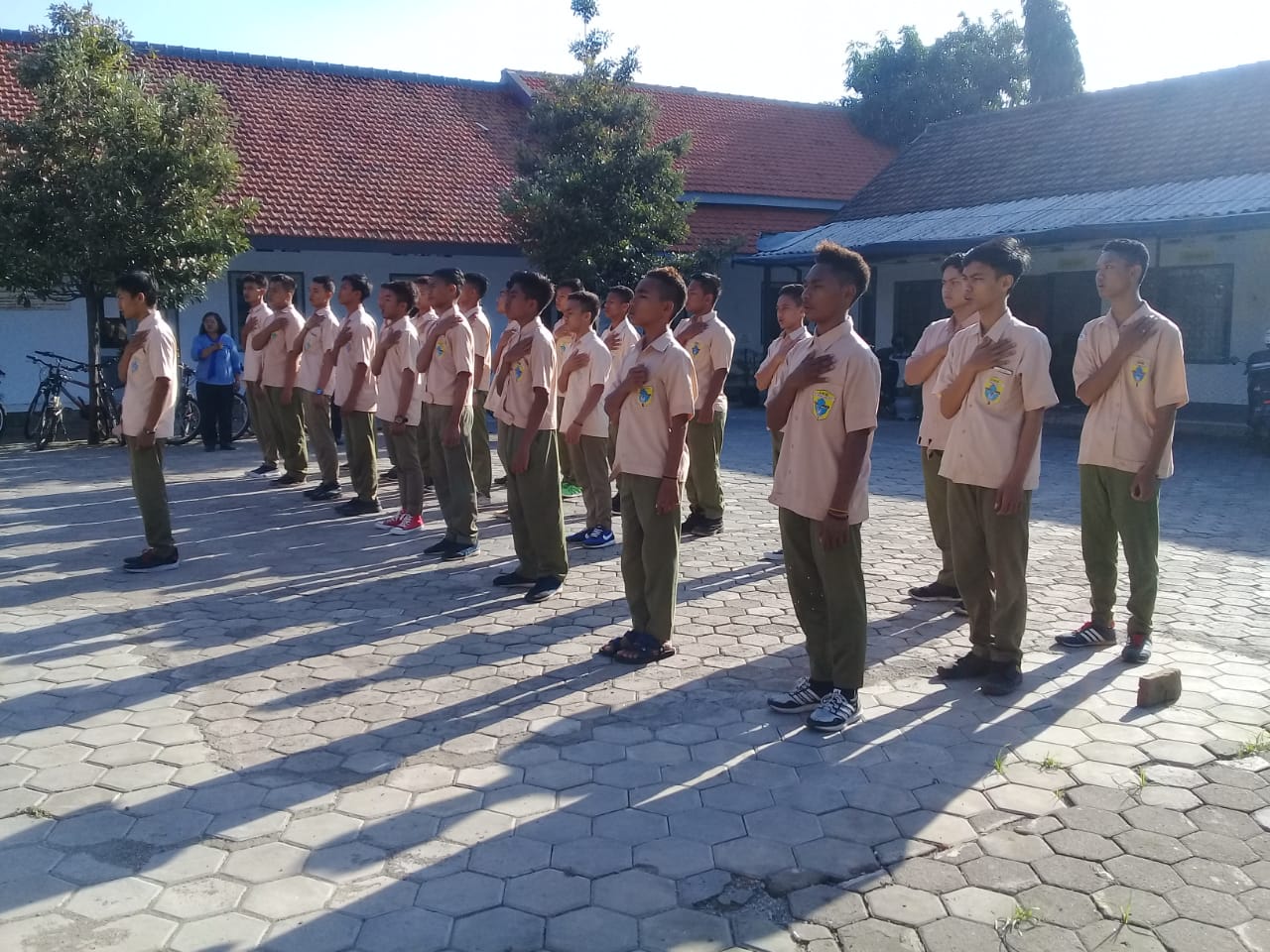 Membentuk Generasi Emas Melalui Si Kaca