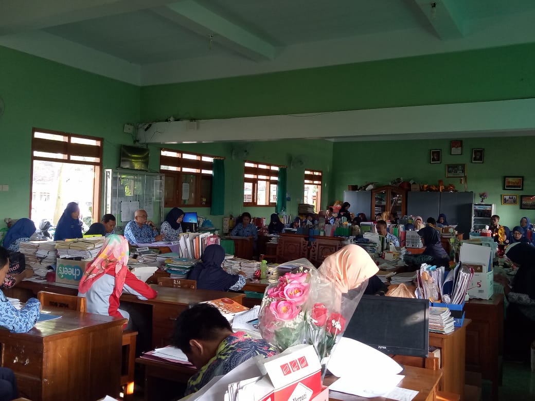 Inovasi Kreativitas Manajemen Kepala Sekolah Sebagai Upaya Peningkatan Mutu Pendidikan Di Smk Negeri 2 Ngawi Tahun Ajaran 2017/2018