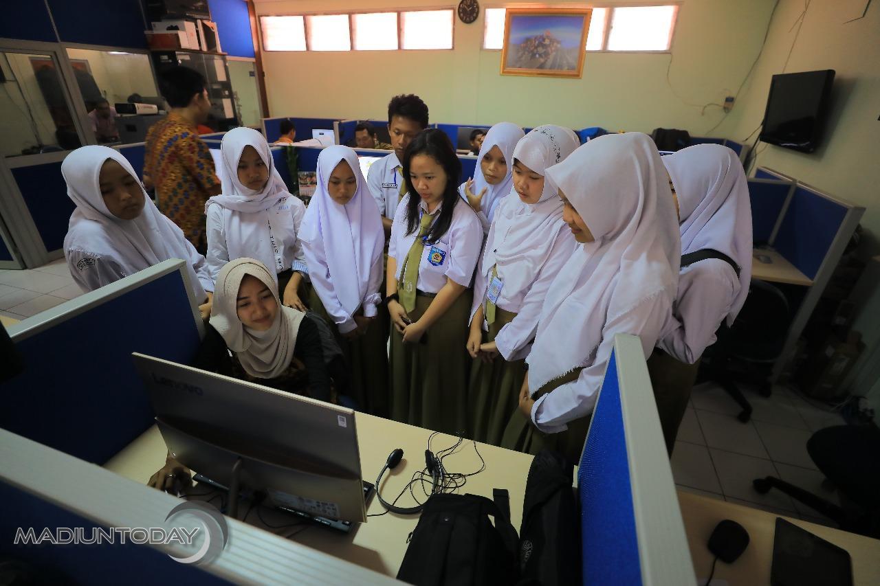 Sma Dual Track, Pembekalan Peserta Didik Sma Dengan Ketrampilan Bersertifikat Nasional.
