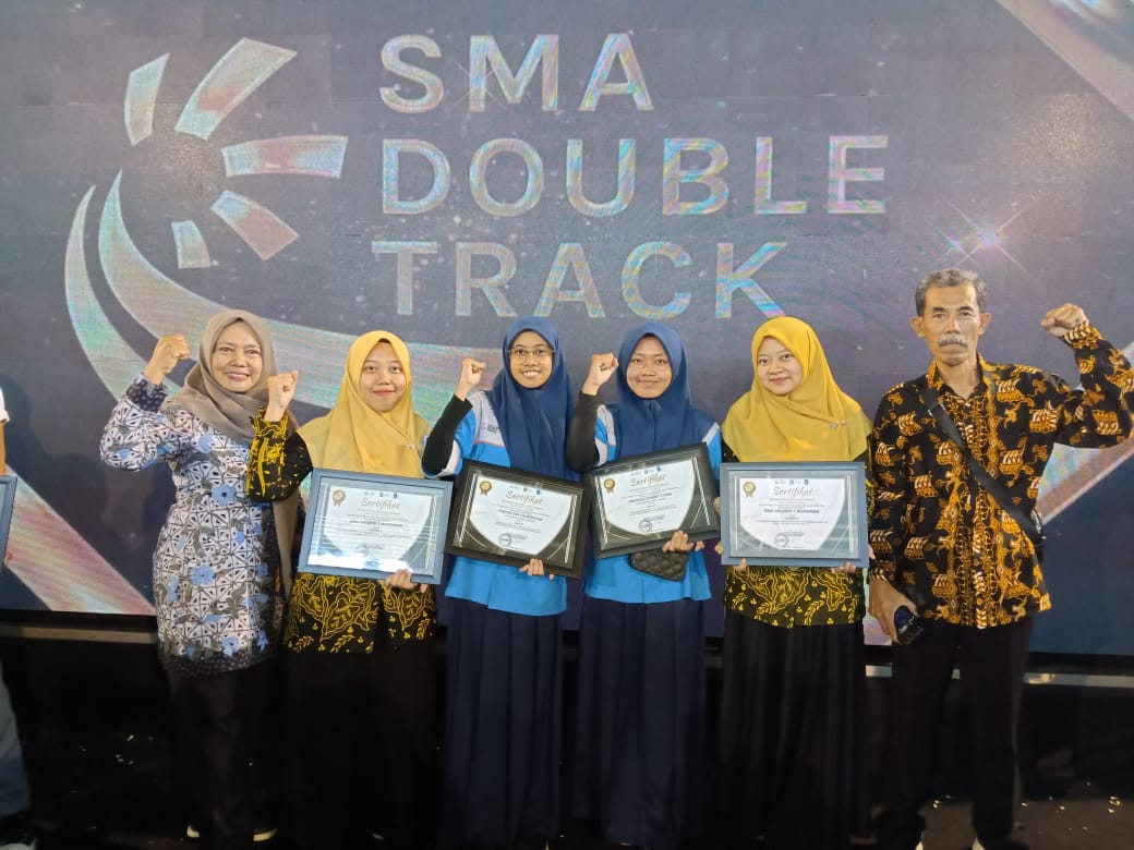 Millennial Entrepreneur Awards Double Track 2022 - Siswa Terbaik Tata Kecantikan