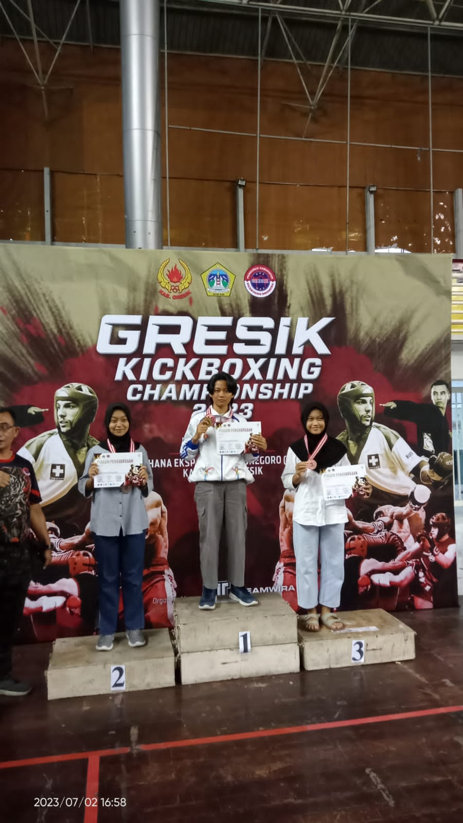 kick light -45 kg Junor putri Kickboxing Gresik Championship 2023