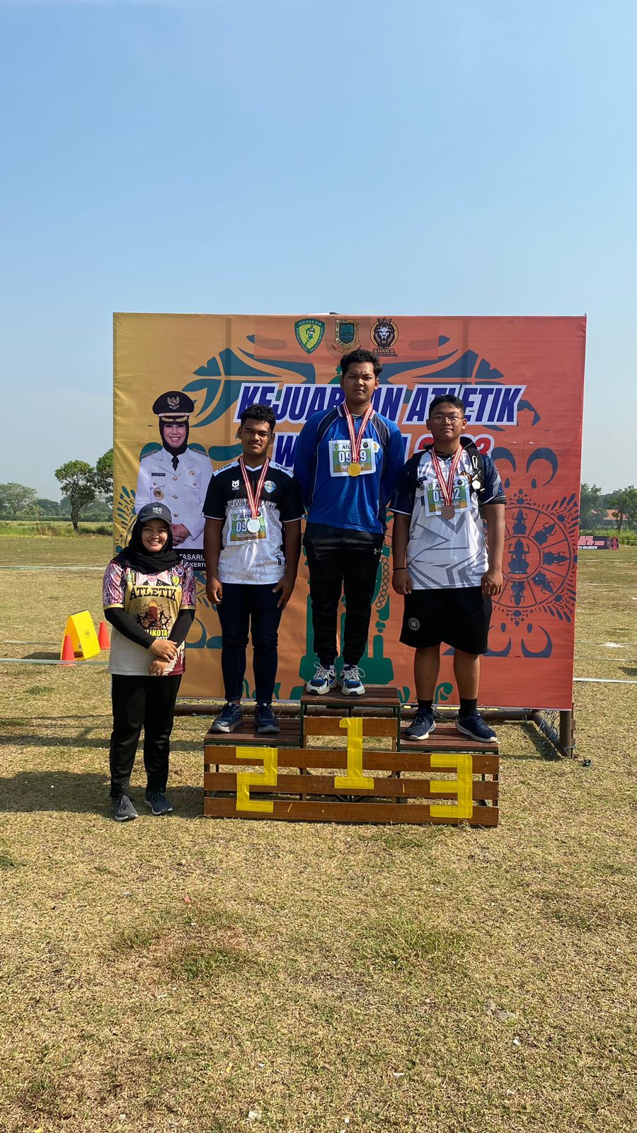 lomba atletik dlm rangka piala walikota TOLAK PELURU