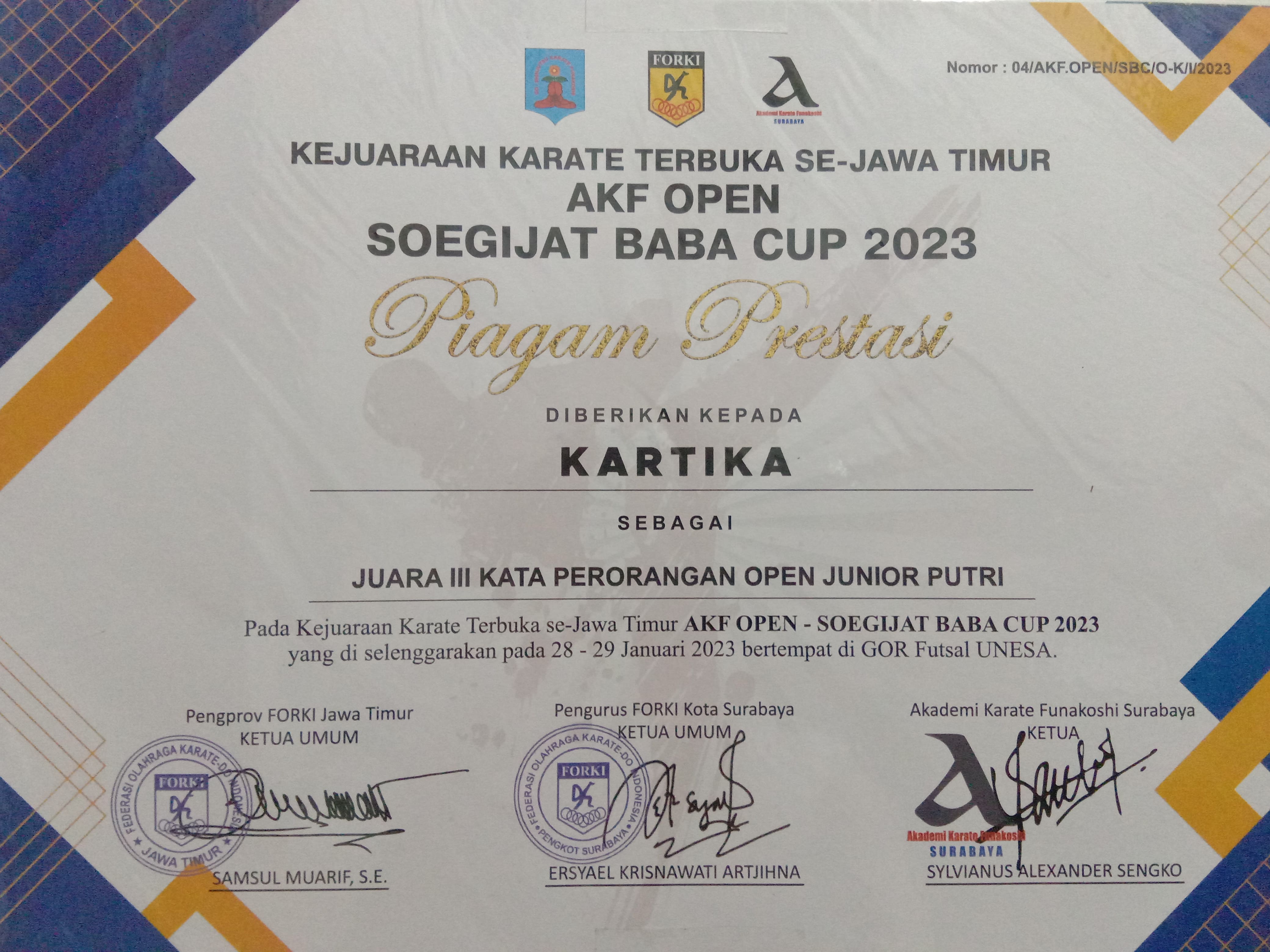 JUARA 3 KATA PERORANGAN OPEN JUNIOR PUTRI KEJUARAAN KARATE TERBUKA SE-JAWA TIMUR AKF OPEN