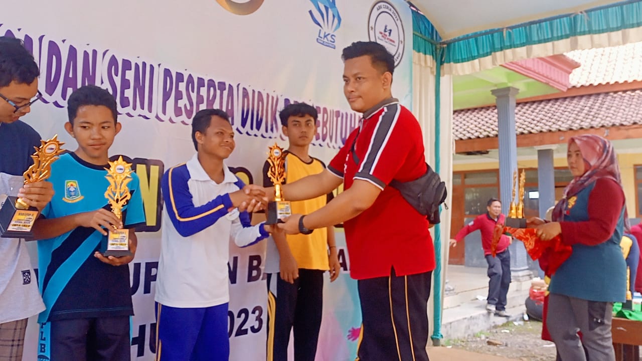 Juara 3 Lomba Tenis Meja