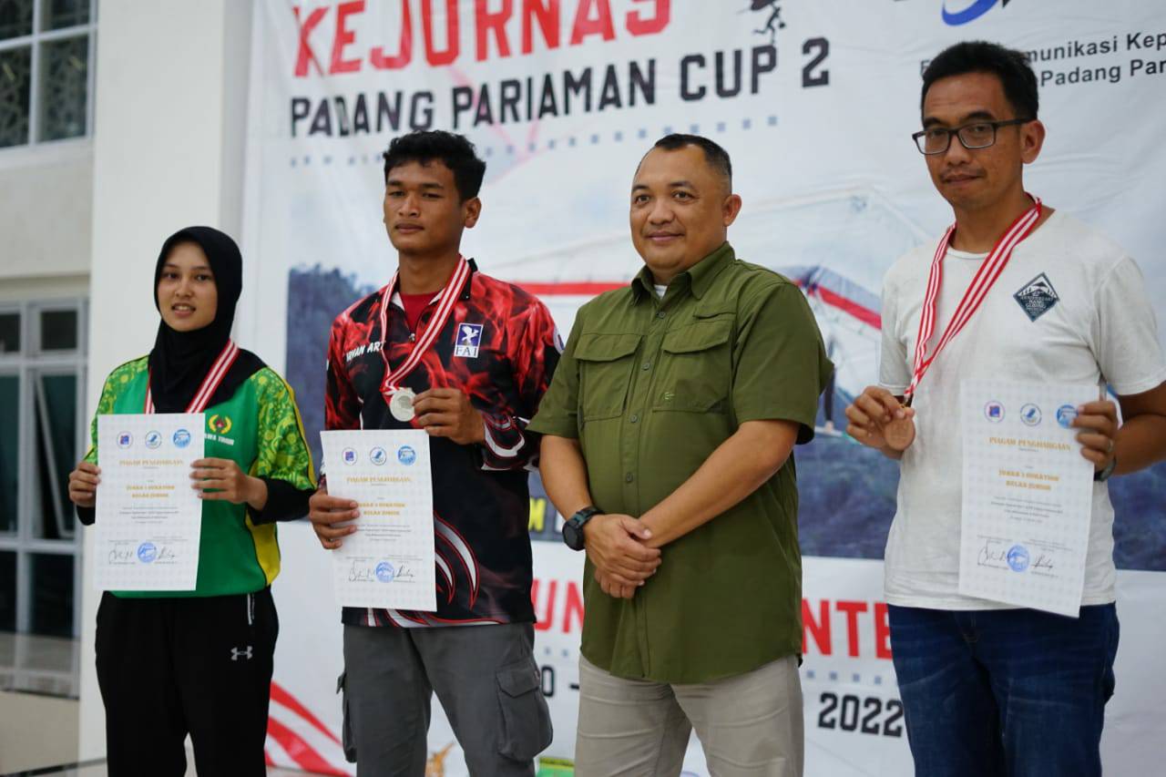 uara 1 lama terbang kelas junior perorangan Kejurnas Gantolle Padang Pariaman Cup 2