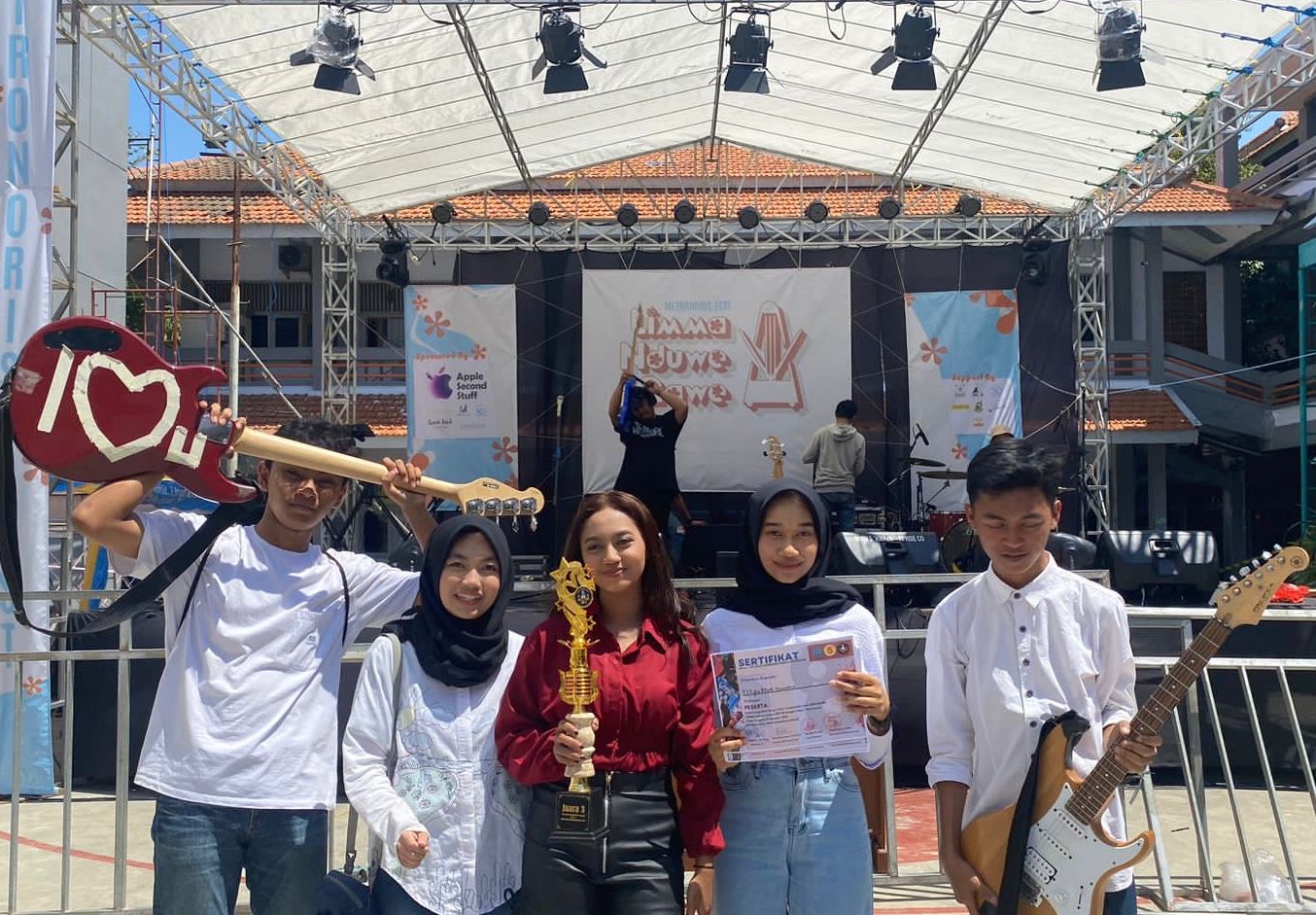 Festival Lagu se Jatim kategori SMA/Mahasiswa 