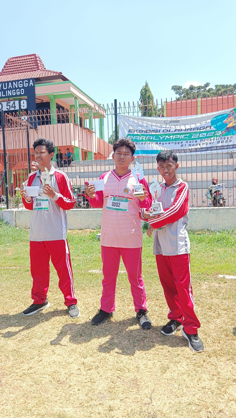 Juara 1 Lari 100 M Paralympic 2023