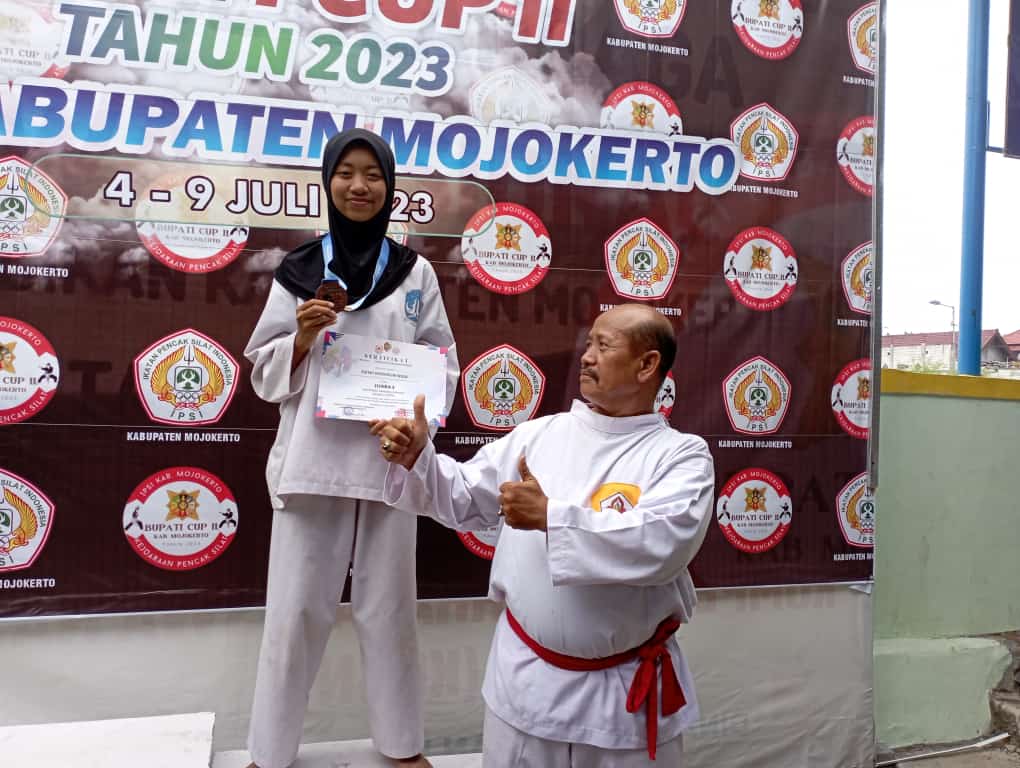 Bupati Mojokerto Cup Cabang Olahraga Pencak Silat Kategori Tanding Remaja Kelas A Putri