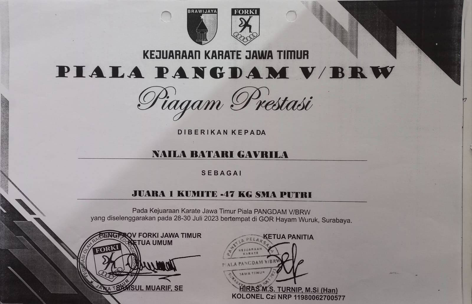 Kumite 47 Kg SMA Putri pada Kejuaraan Karate Jawa Timur Piala PANGDAM V/BRW