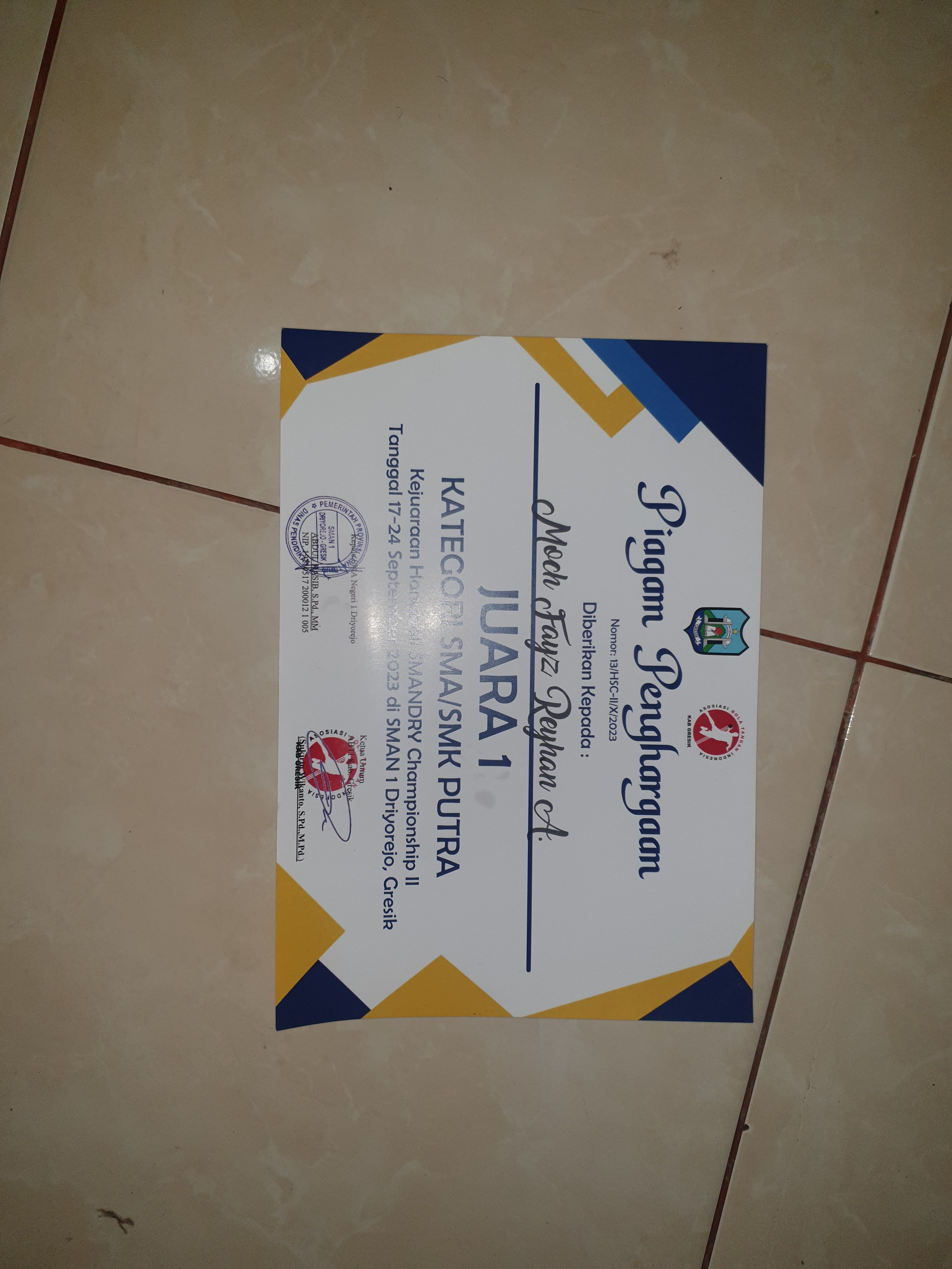 JUARA 1 LOMBA HANDBALL