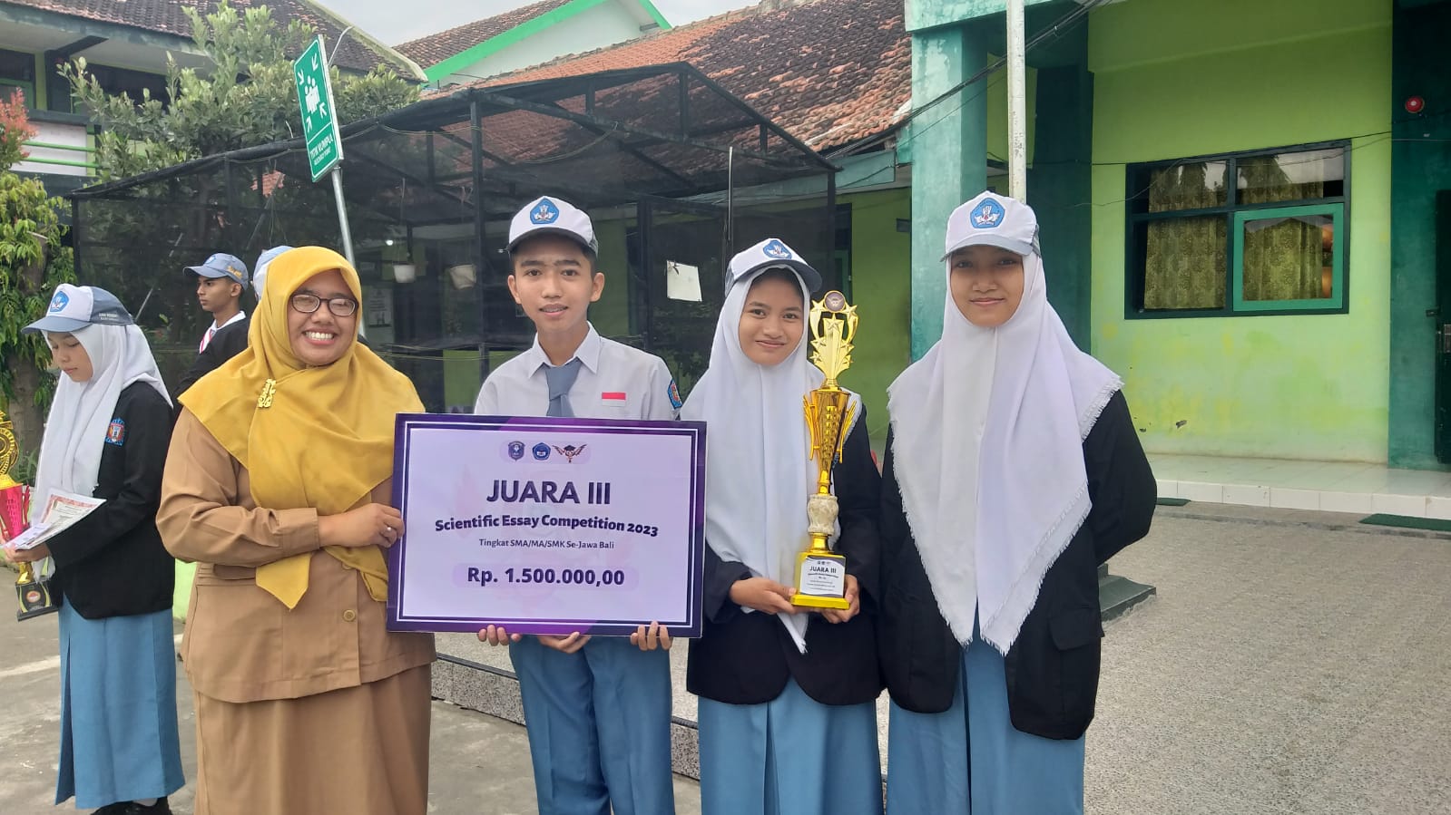 JUARA 3 SCIENTIFIC ESSAY KOMPETITION 2023