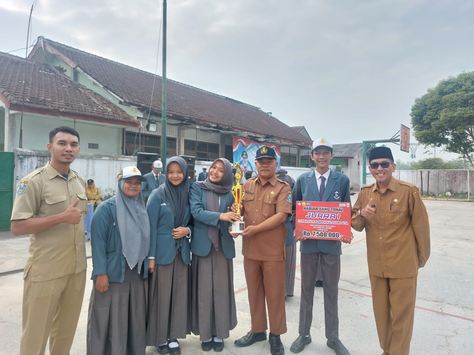 Juara 1 Film Pendek Kategori SLTA