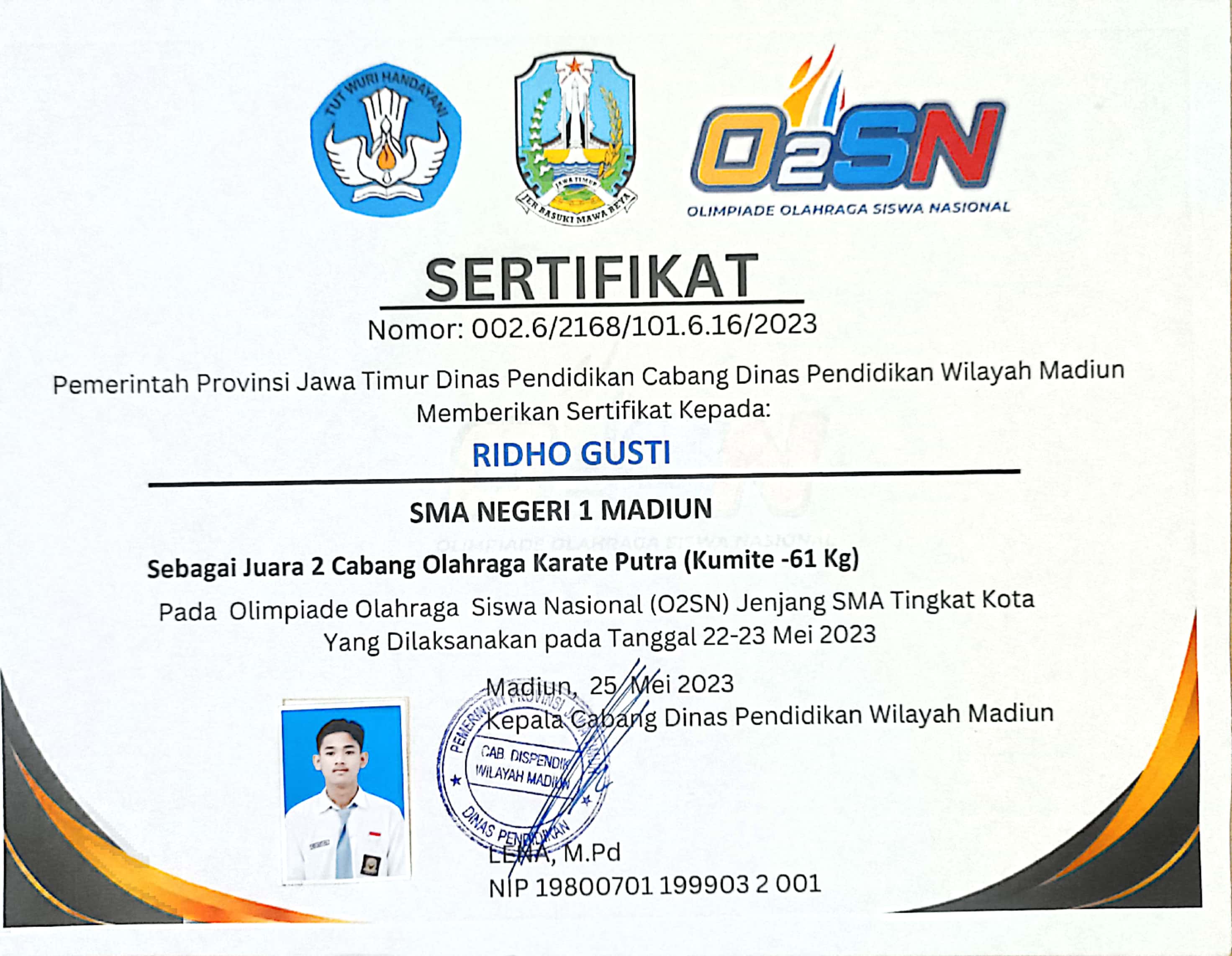 O2SN SMA Cabang Olahraga Karate Putra(Kumite-61kg)