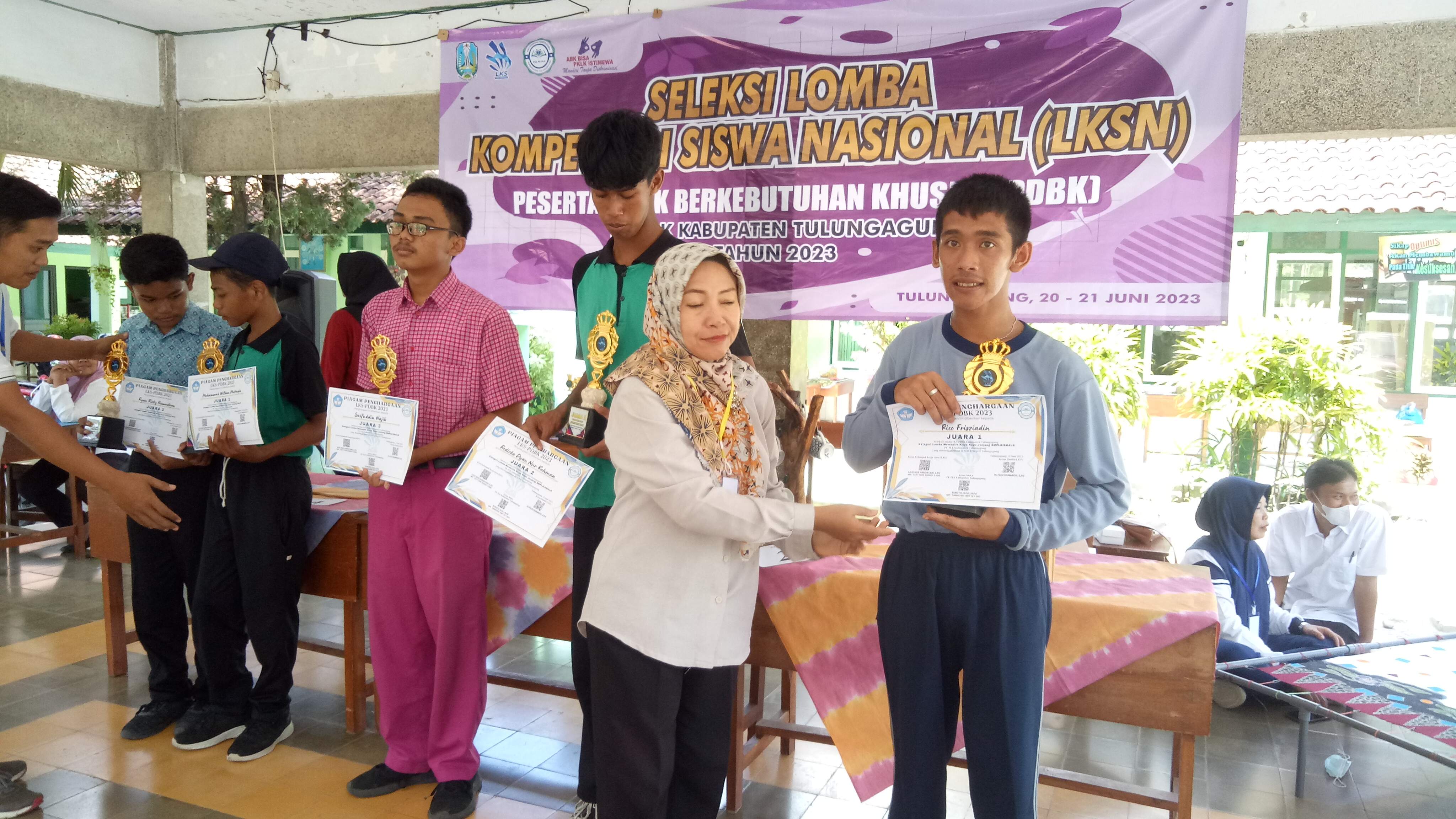 Lomba Kriya Kayu