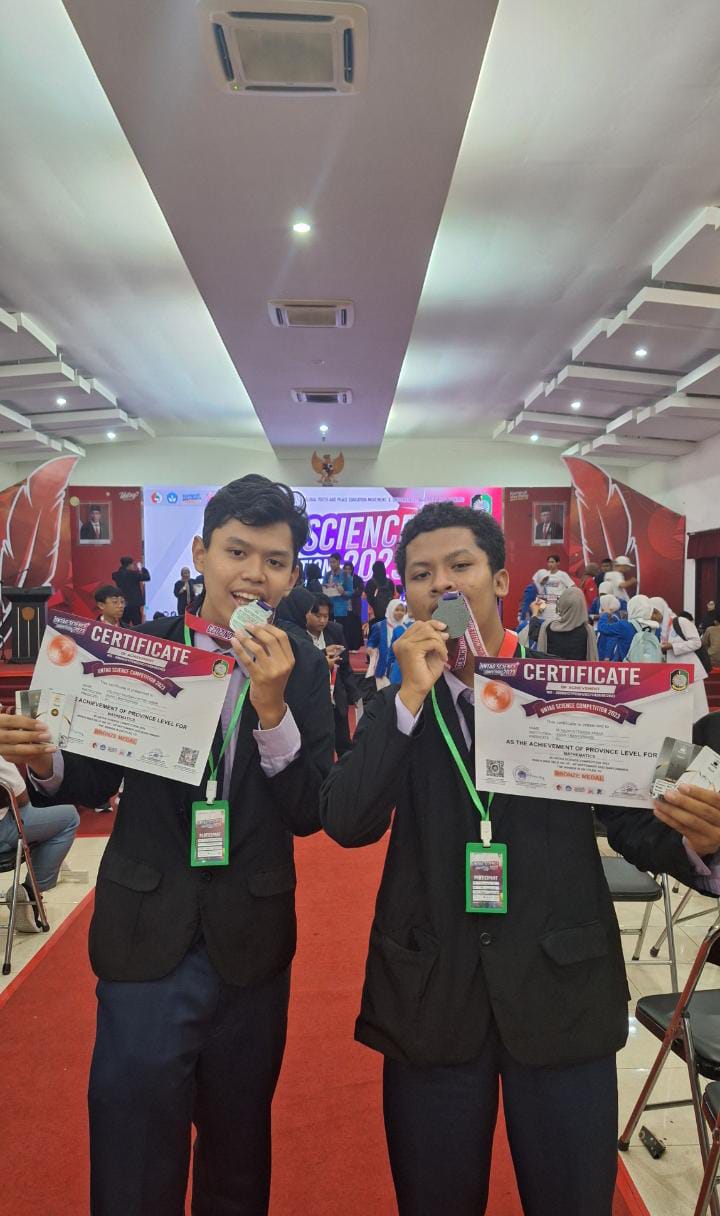 M. Najmusttasqib Akbar Juara 3 UNTAG Science Competition 2023 bidang Matematika 