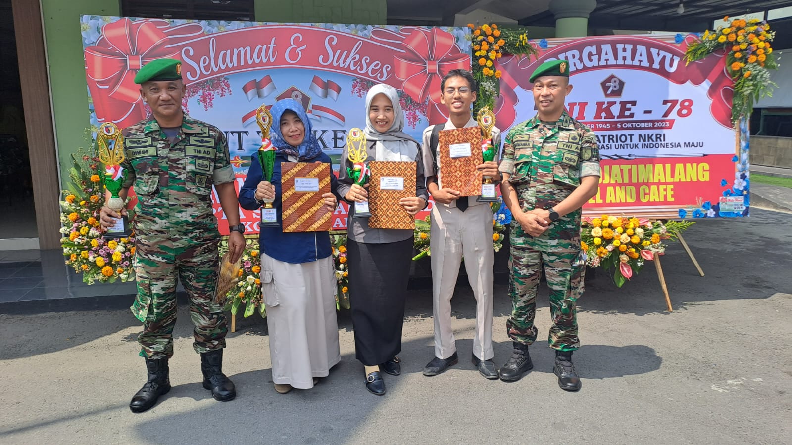 LOMBA FOTOGRAFI HUT TNI 78