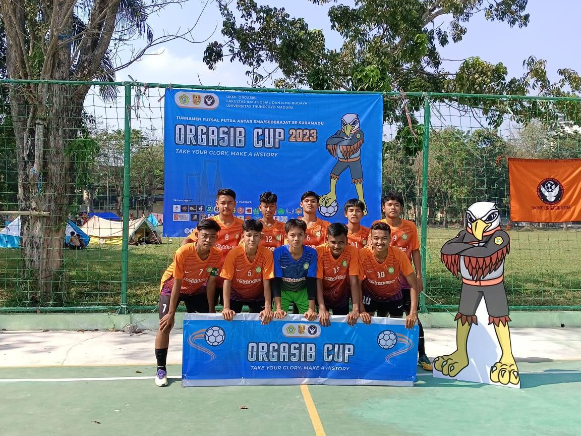 Juara II Kejuaraan Futsal antar pelajar se Suramadu di UTM