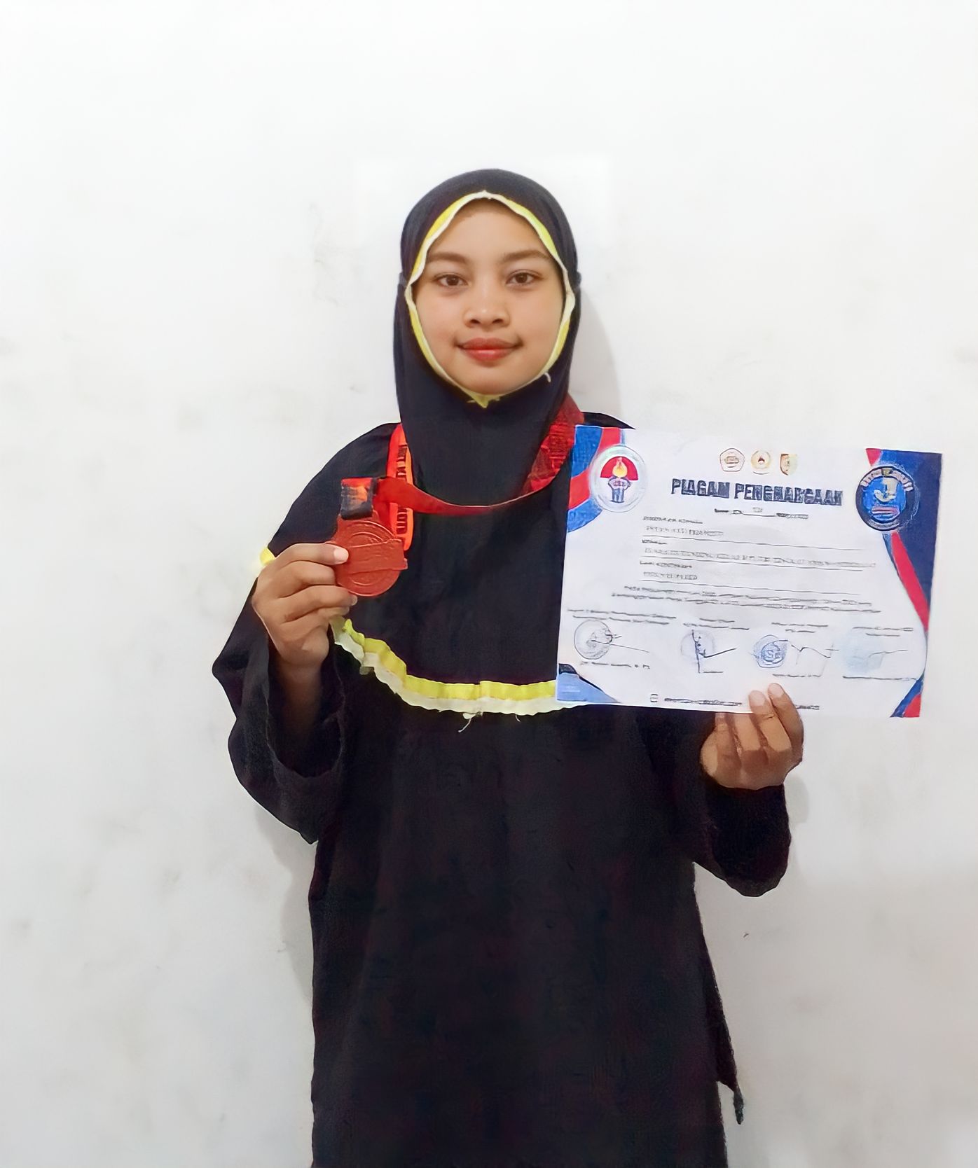  Juara 3, Tanding Kelas F putri, tingkat SMA,MA/SEDERAJAT,