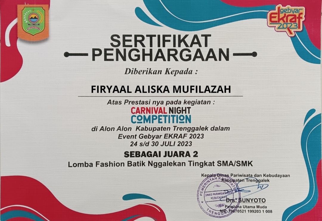 lOMBA Batik Fashion Nggalekan Tingkat SMA/SMK Carnival Night Competition Event Gebyar EKRAF 2023 