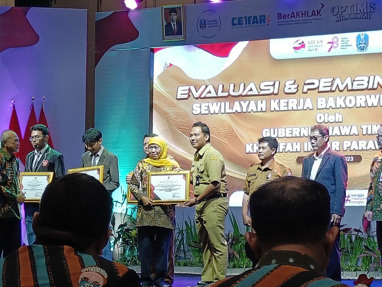 Juara 1 Guru Sejarah Berprestasi dan Berdedikasi MGMP Sejarah Jawa Timur