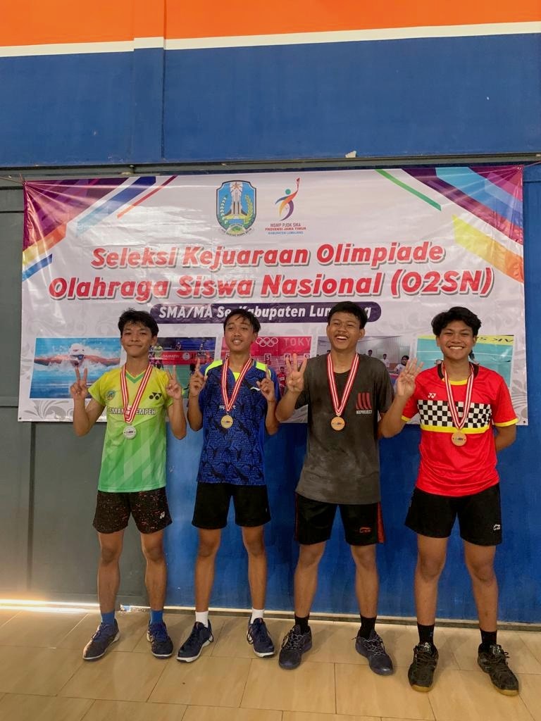 Juara 1 lomba bulutangkis O2SN 2023