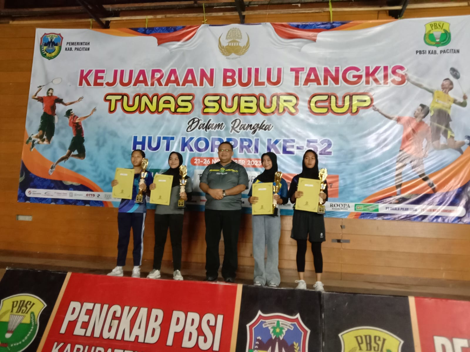 Turnamen Bulutangkis Putri Tunas Subur Cup