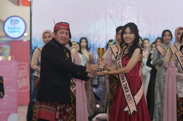 Best Catwalk Ajang Puteri Kartini Jawa Timur 2023