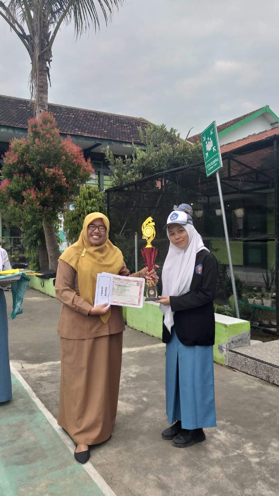 JUARA 1 LOMBA PIDATO 