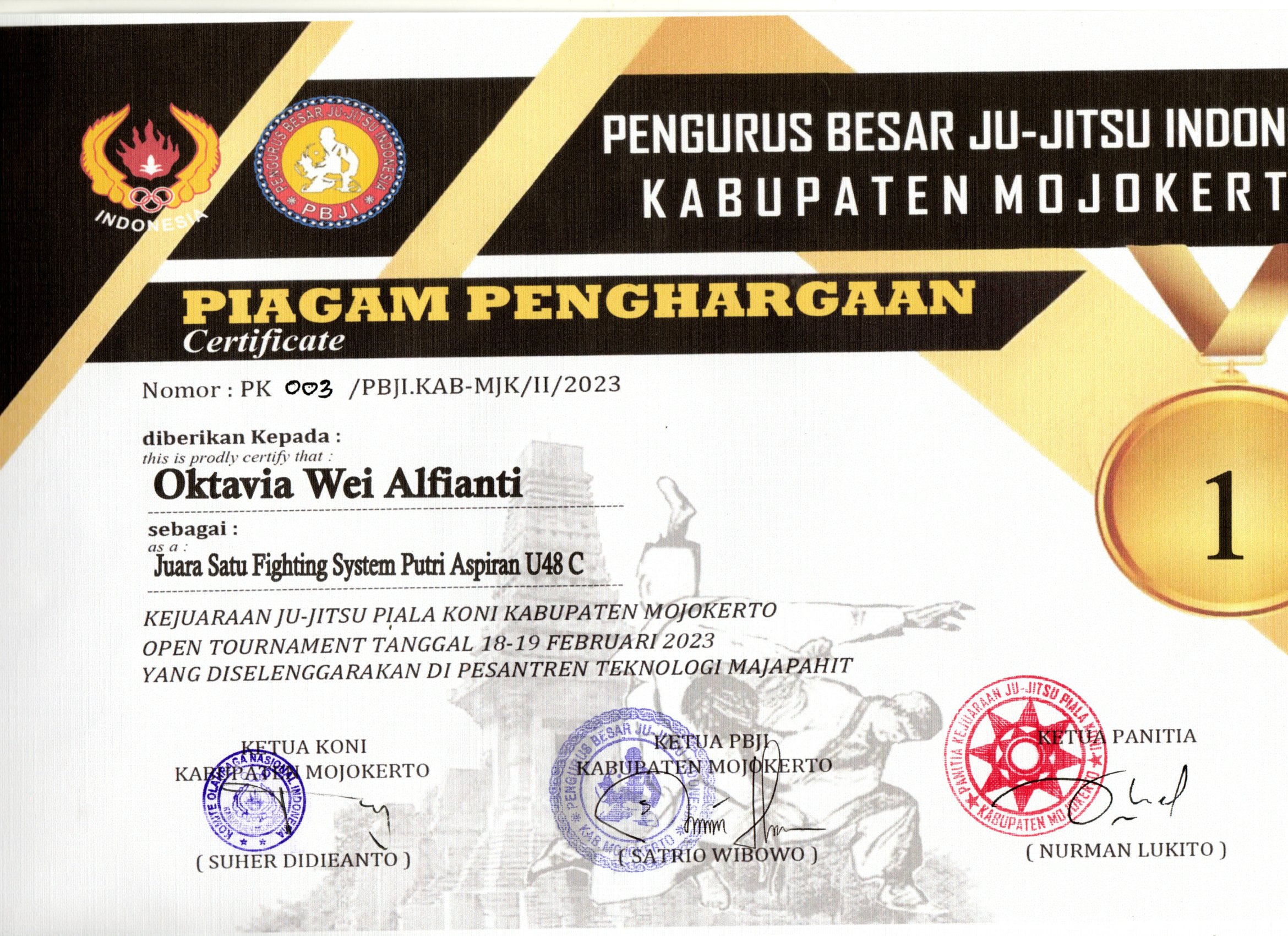 JUARA 1 FIGHTING SYSTEM PUTRI ASPIRAN U48 C PIALA KONI 