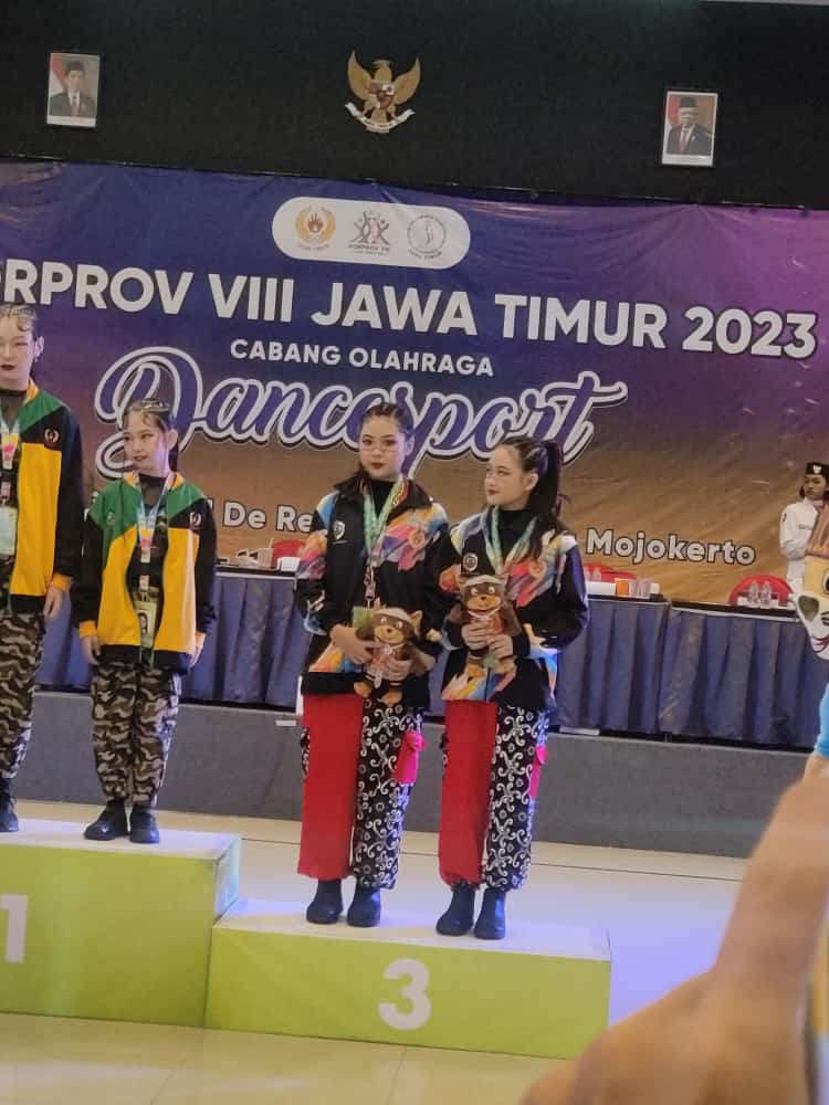 Juara 3 Dancesport Poprov VIII Jawa Timur