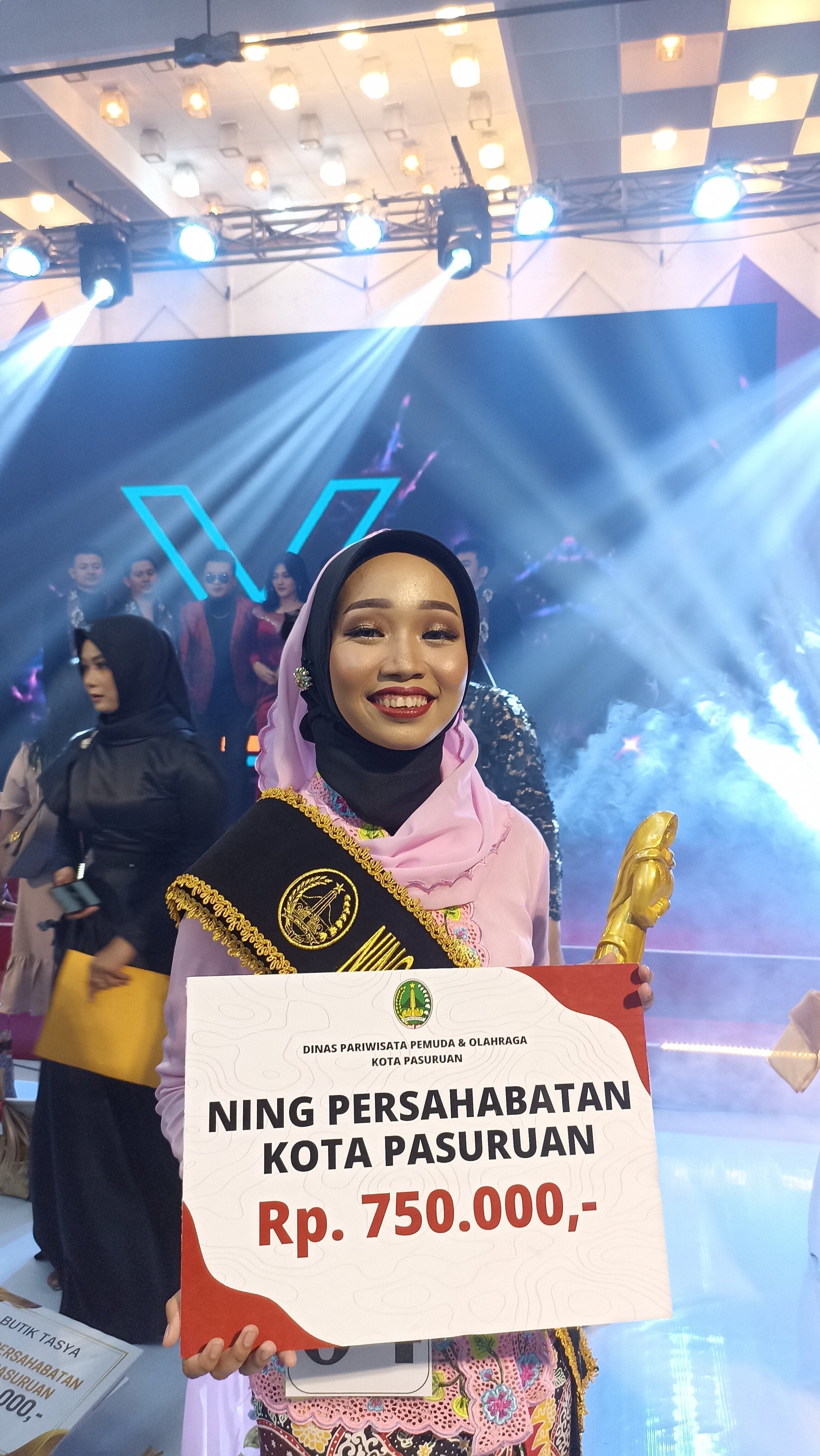 Juara 1 Duta Ning Persahabatan