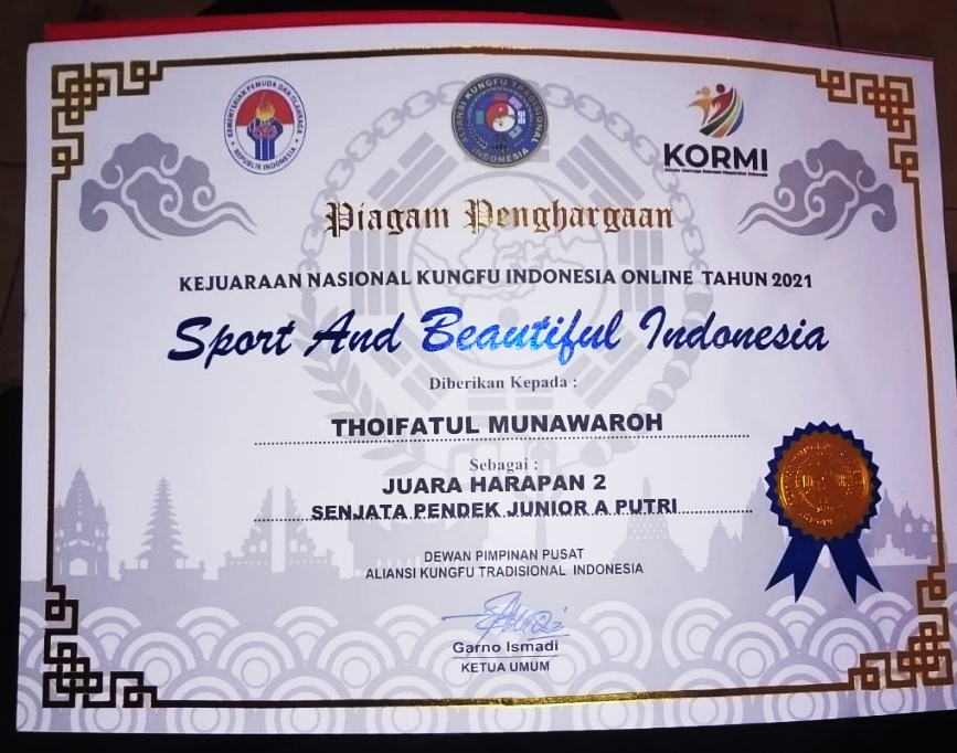 Juara Harapan 2 Senjata Pendek  Junior A Putri dalam Kejuaraan  Nasional Kungfu Indonesia Online Tahun 2021 