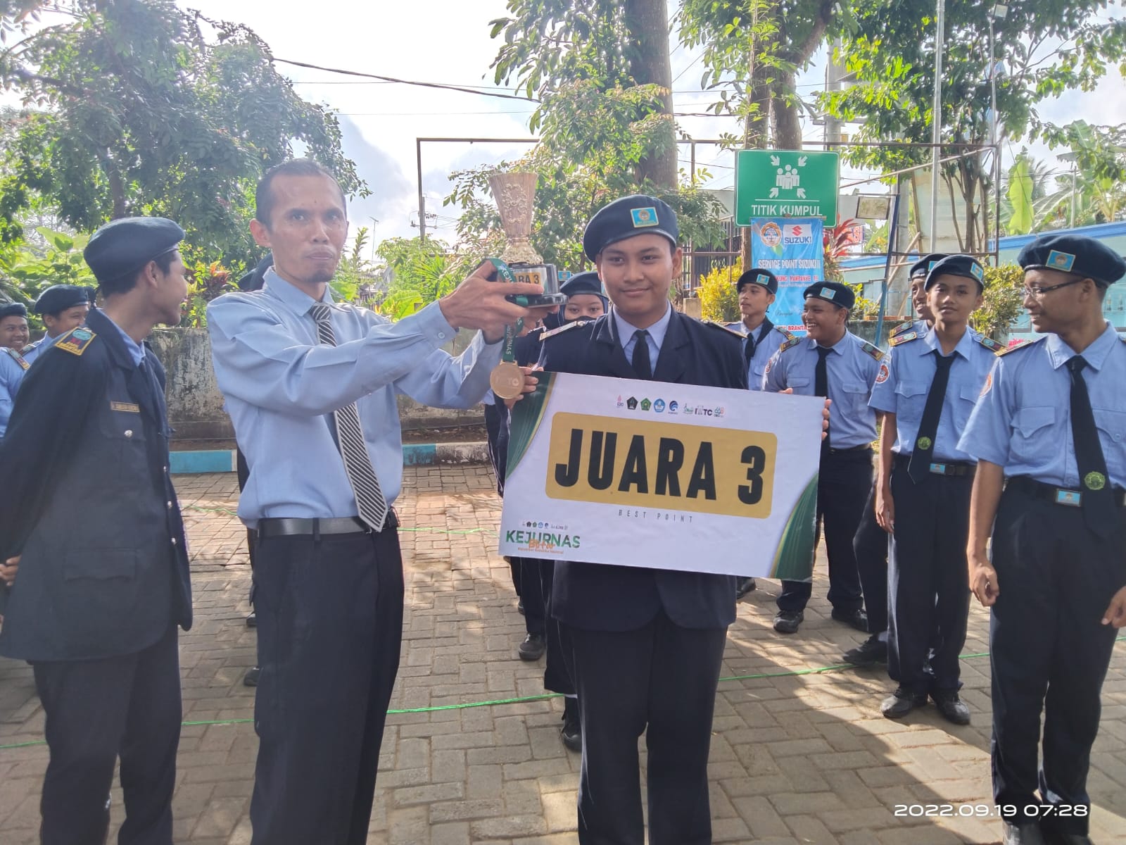 Juara 2 Lomba Robotik Kelas Sumo