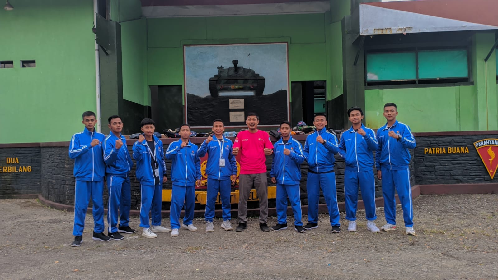 juara 3 terompa panjang putra beregu 5 orang
