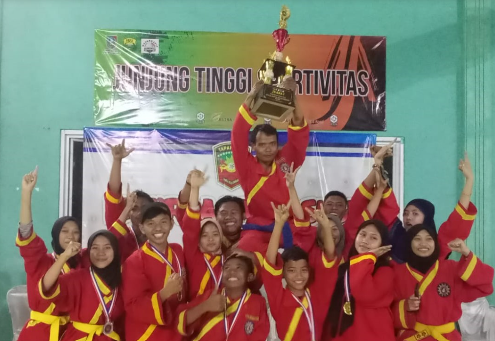 JUARA UMUM KEJURDA TAPAK SUCI JOMBANG