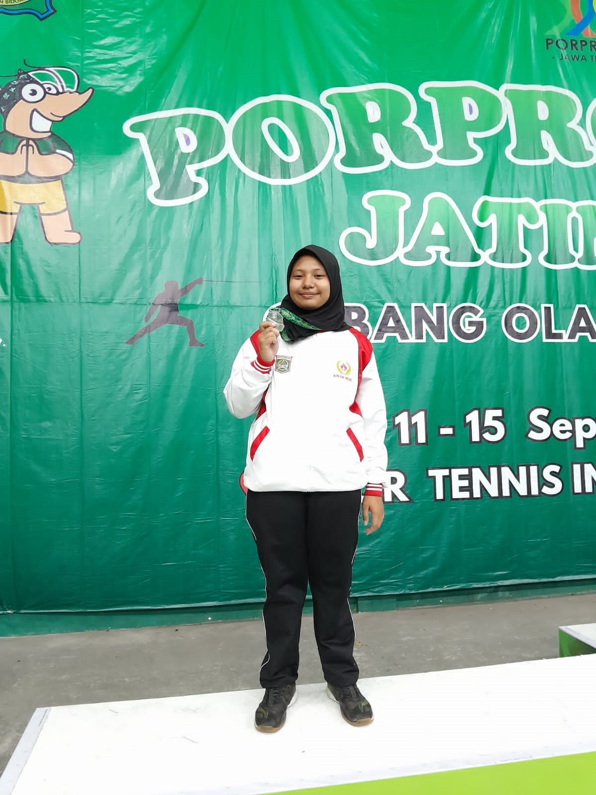 JUARA 2 ANGGAR BEREGU SABRE PUTRI PEKAN OLAHRAGA PROVINSI