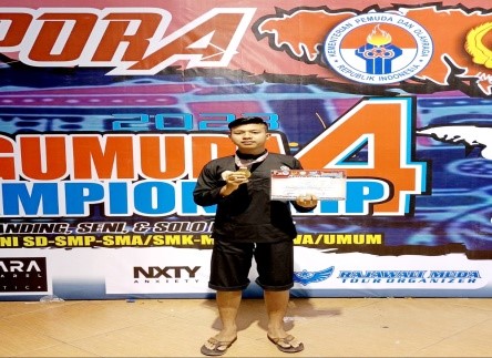 Juara 1 Tanding Kelas F Kategori Remaja Putra Semarang