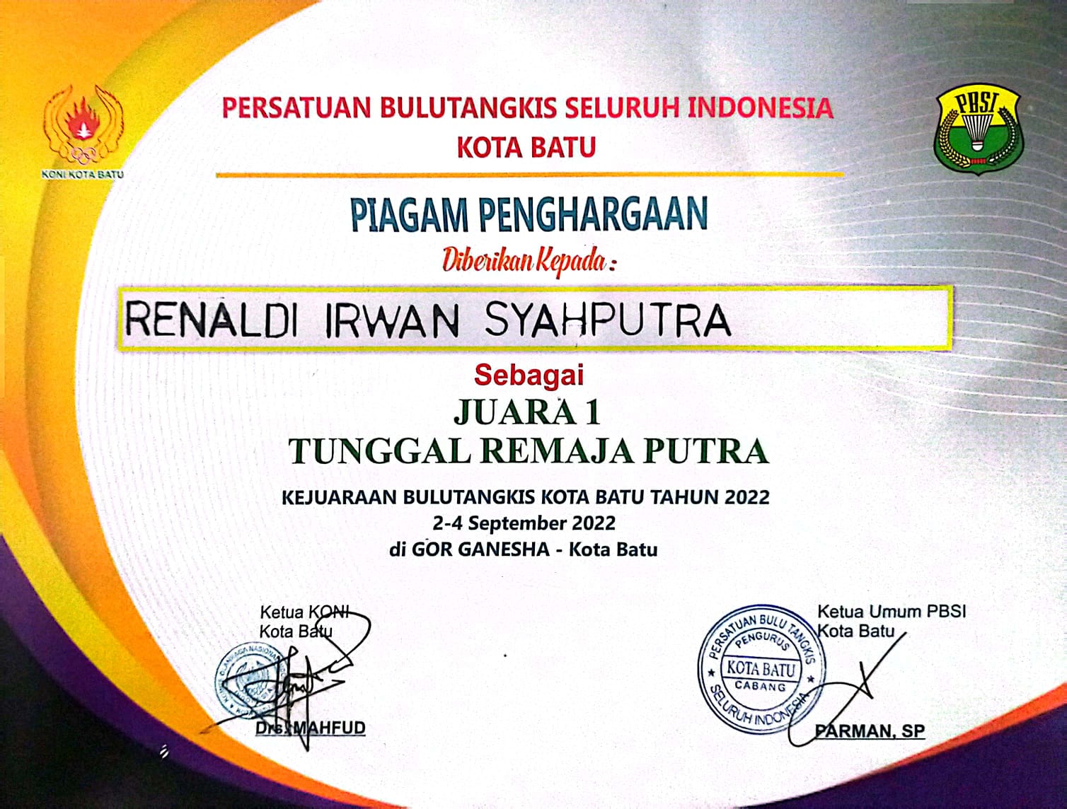 Juara 1 bulu tangkis tunggal remaja putra 