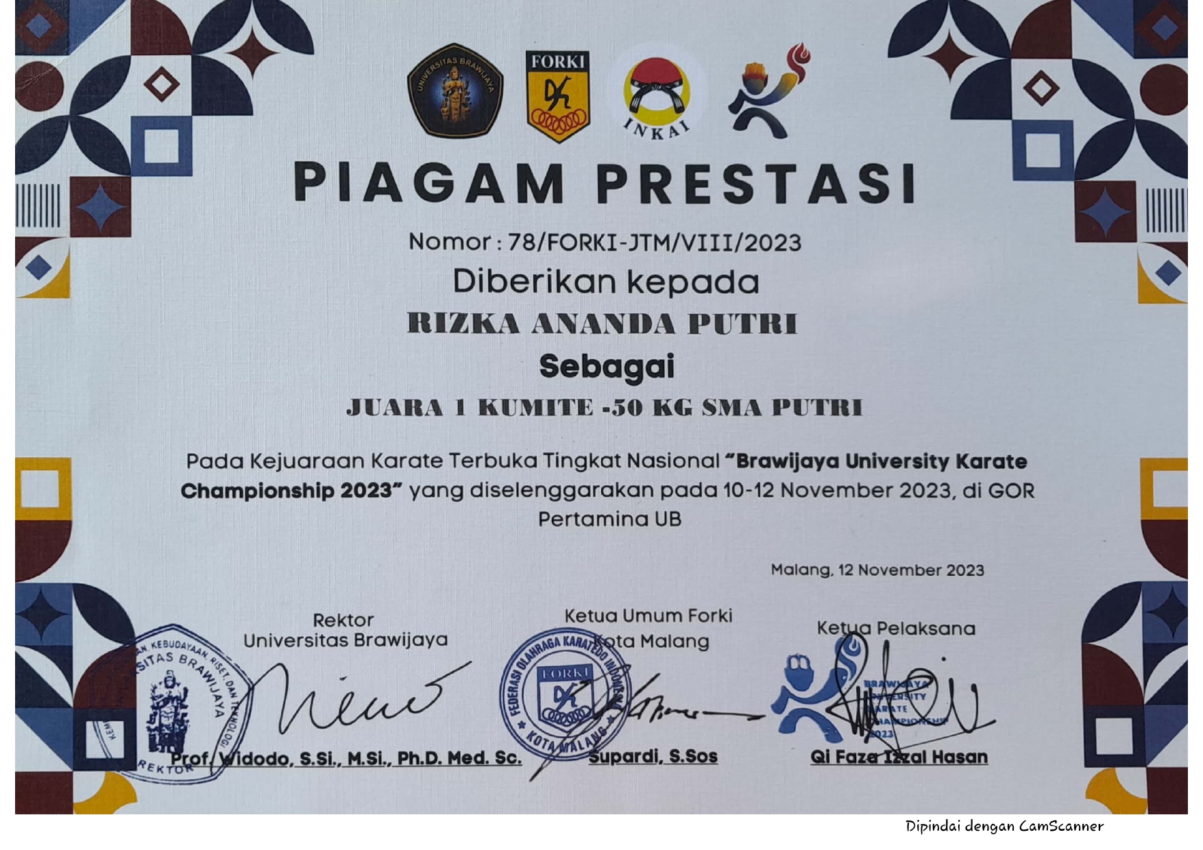 Juara II Kumite -50 SMA Putri pada Kejuaraan Karate Terbuka tingkat Nasional \