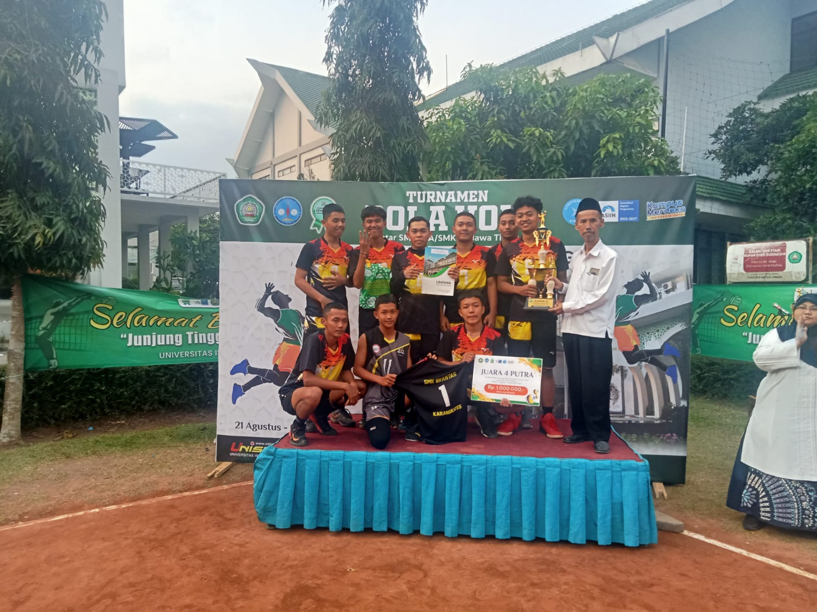 Juara 3 Turnamen Bola Voli KVC Cup