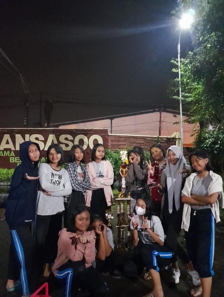 LOMBA KREASI BARIS BERBARIS 