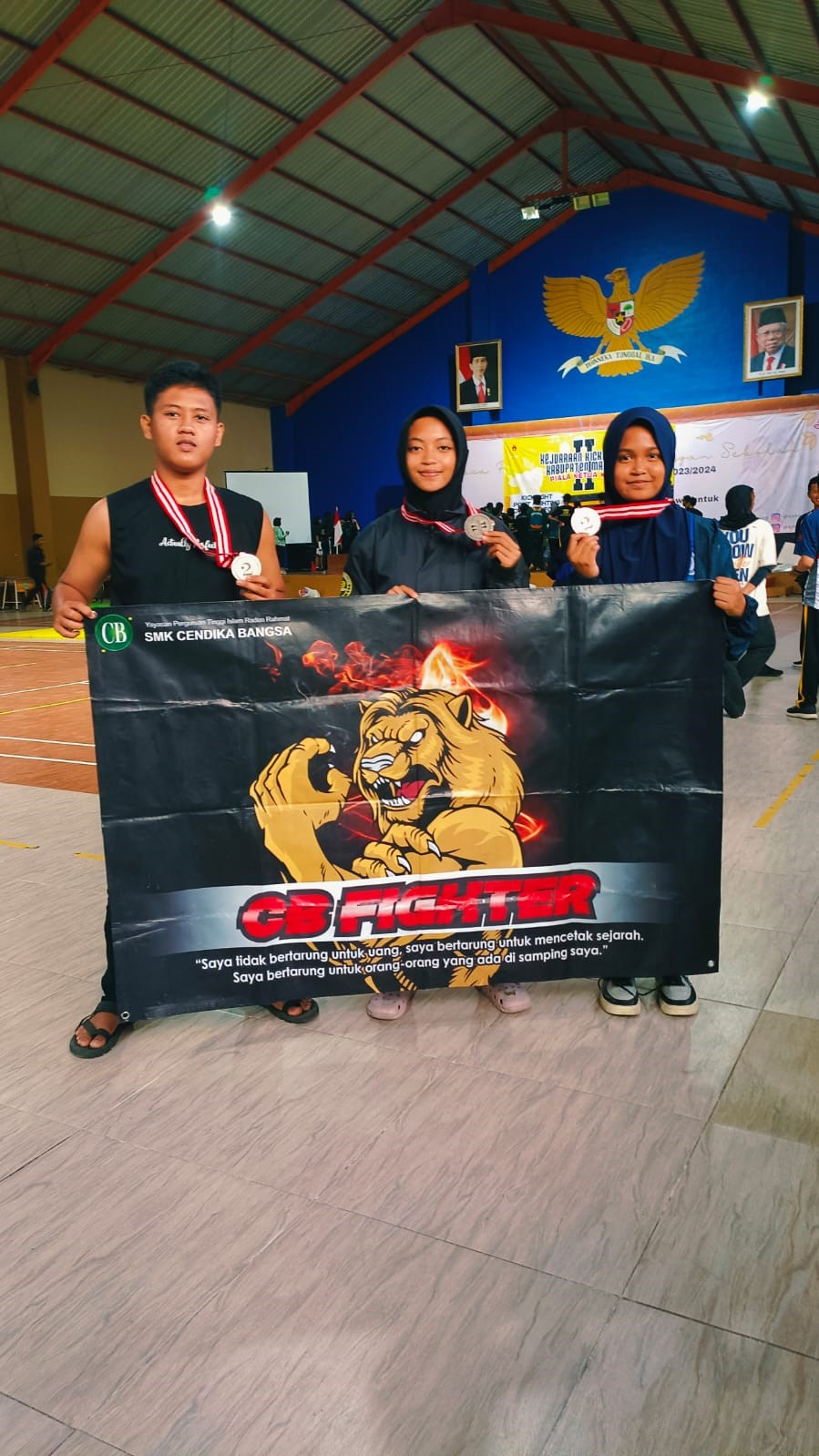 KELAS KICKLIGHTKEJUARAAN KICKBOXING 