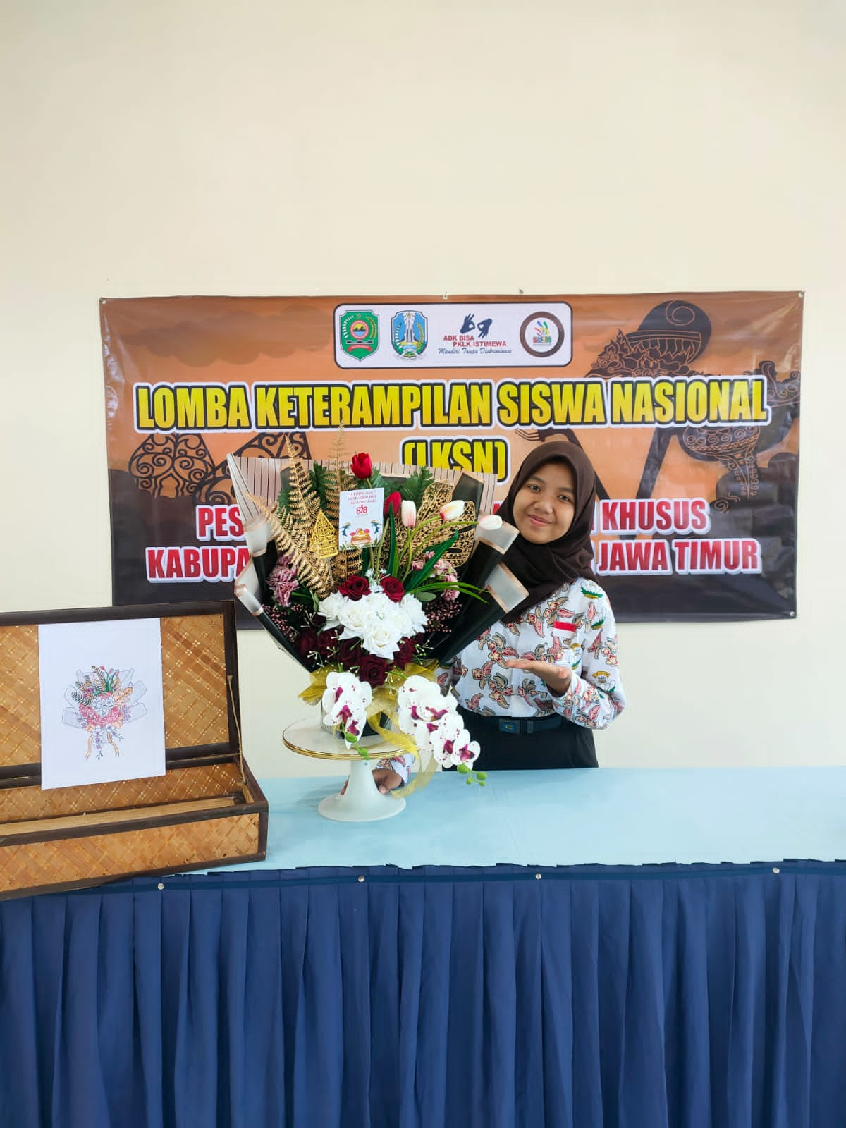 Lomba Merangkai Bunga LKSN