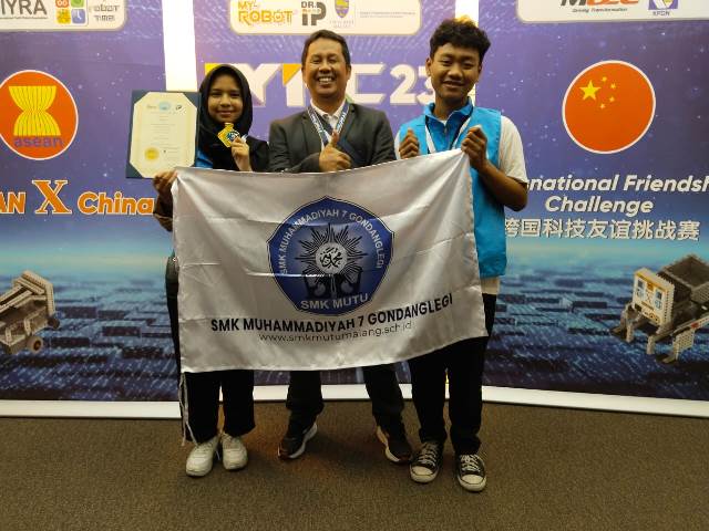 Juara 3 International Youth Robotik Competition (IYRC) TransnationalÂ Partnership Challenge, Malaysia 2023