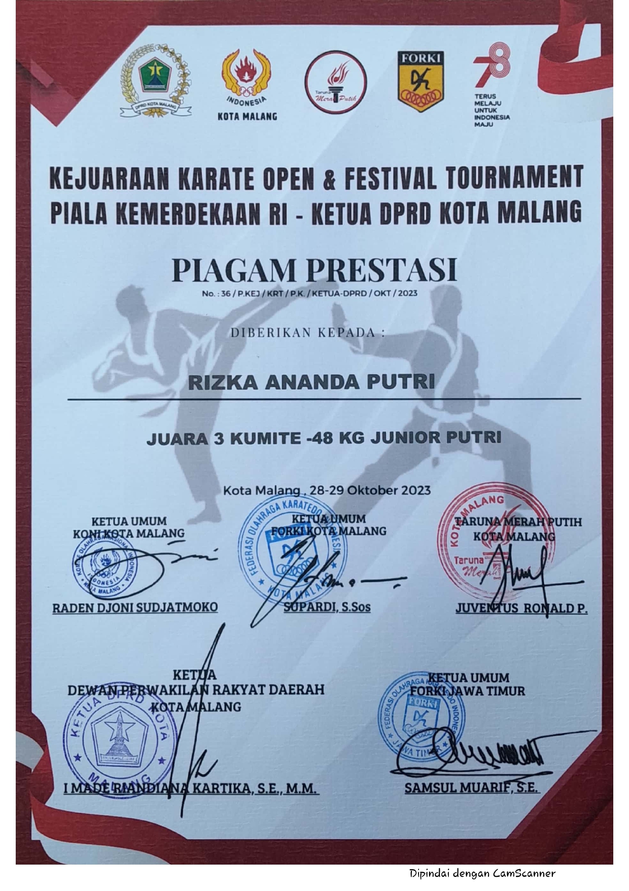 Juara 3 Kumite 48 Kg Junior Putri pada kejuaraan karate open & festival tournament piala kemerdekaan RI-Ketua DPRD Kota Malang