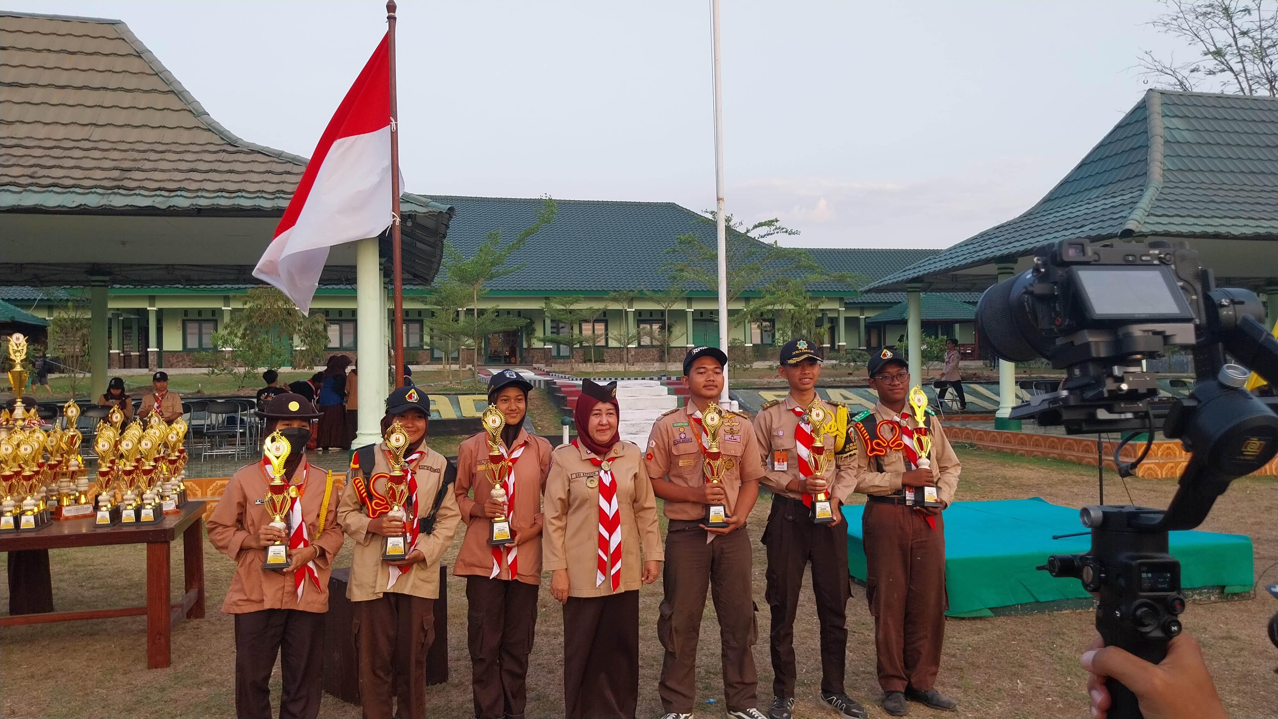 LOKATEGAK IV UNEJ BIDANG SMS (SIMAPHORE, MORSE dan SANDI)