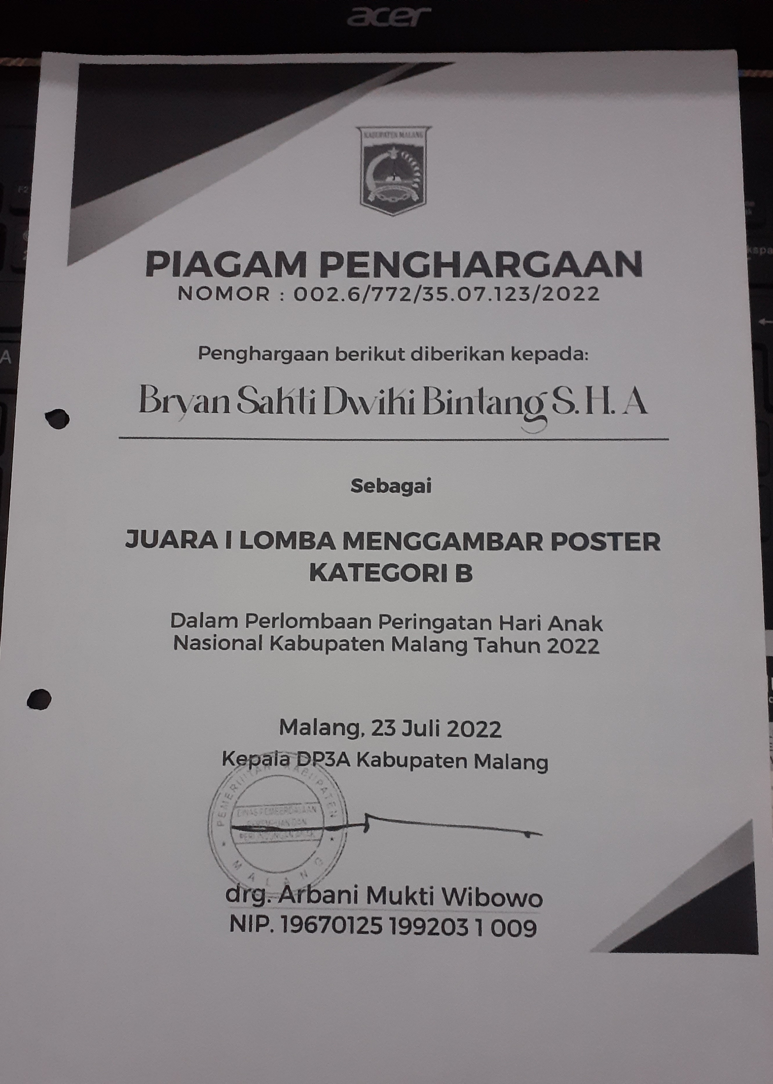 LOMBA MENGGAMBAR POSTER KATEGORI B