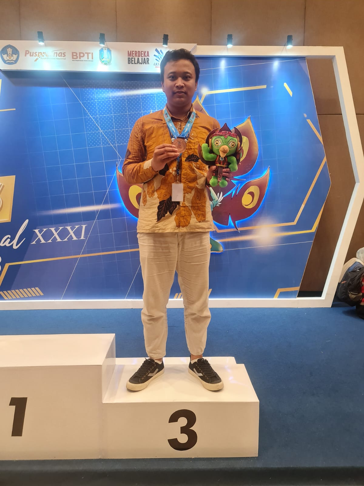 Juara 3 LKS Tingkat Nasional, Kategori Electronics 