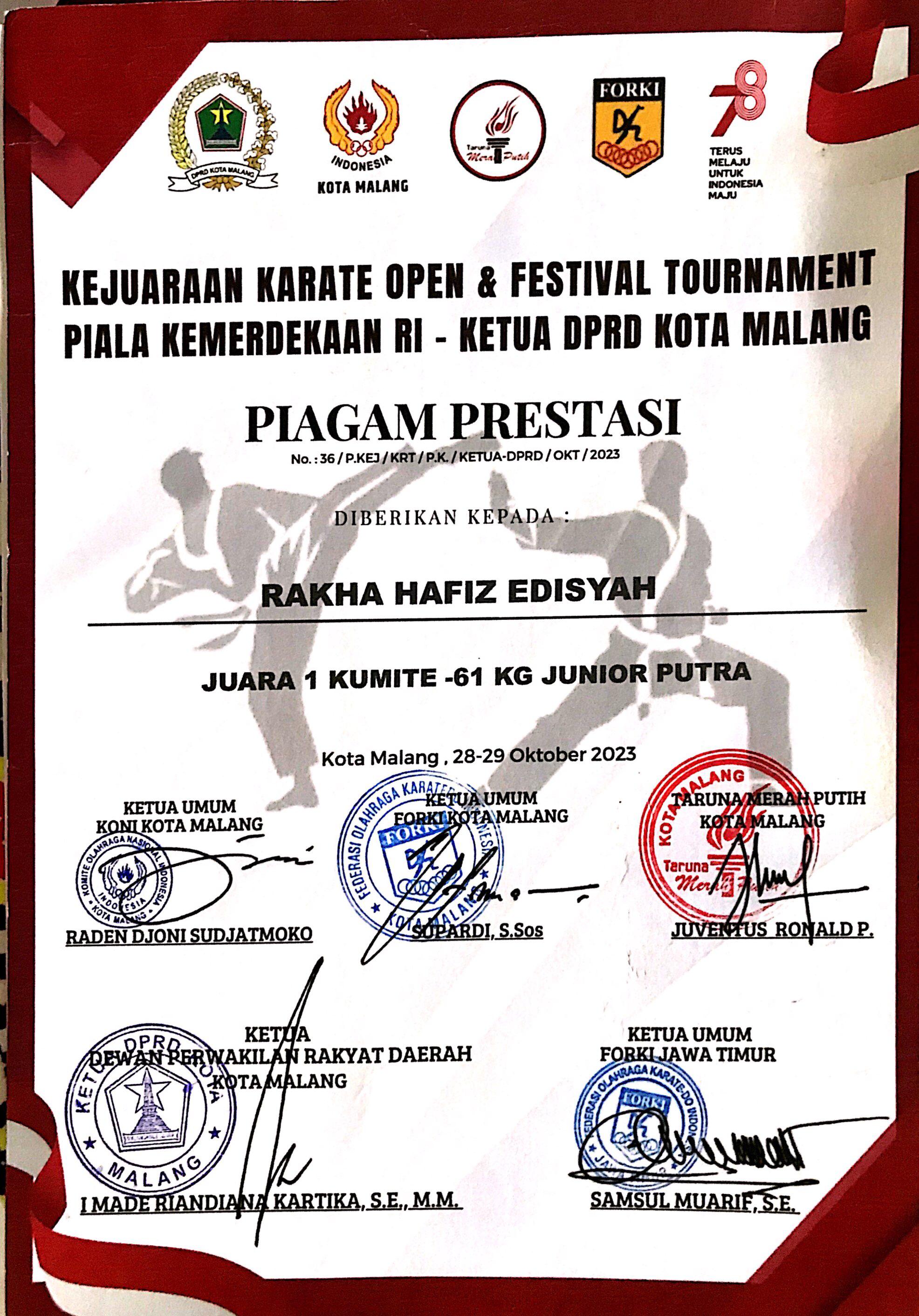 Juara 1 kumite - 61 kg junior putra